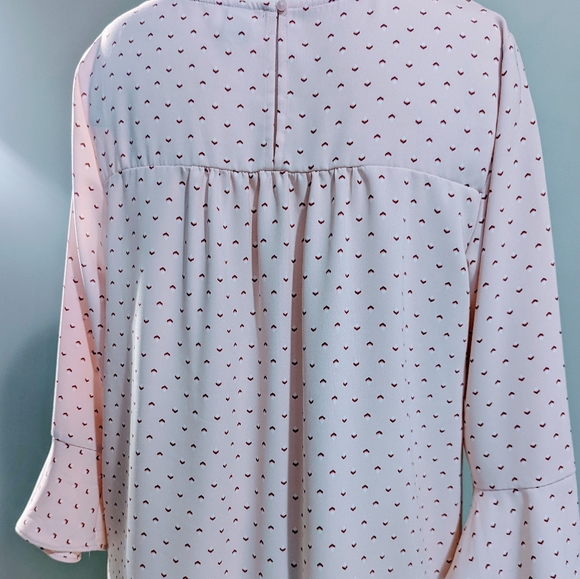 | Old Navy | Flowy Blouse | Light Pink | Large - Picture 10 of 10
